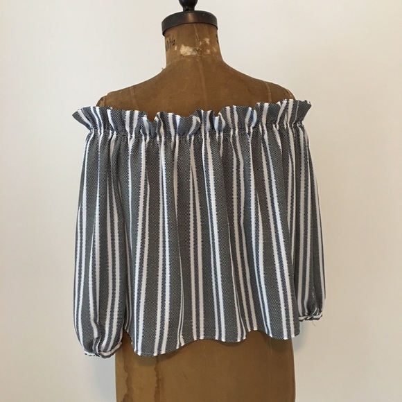 CAMEO ROSE  plus size cold shoulder stripe blouse. - Picture 6 of 8